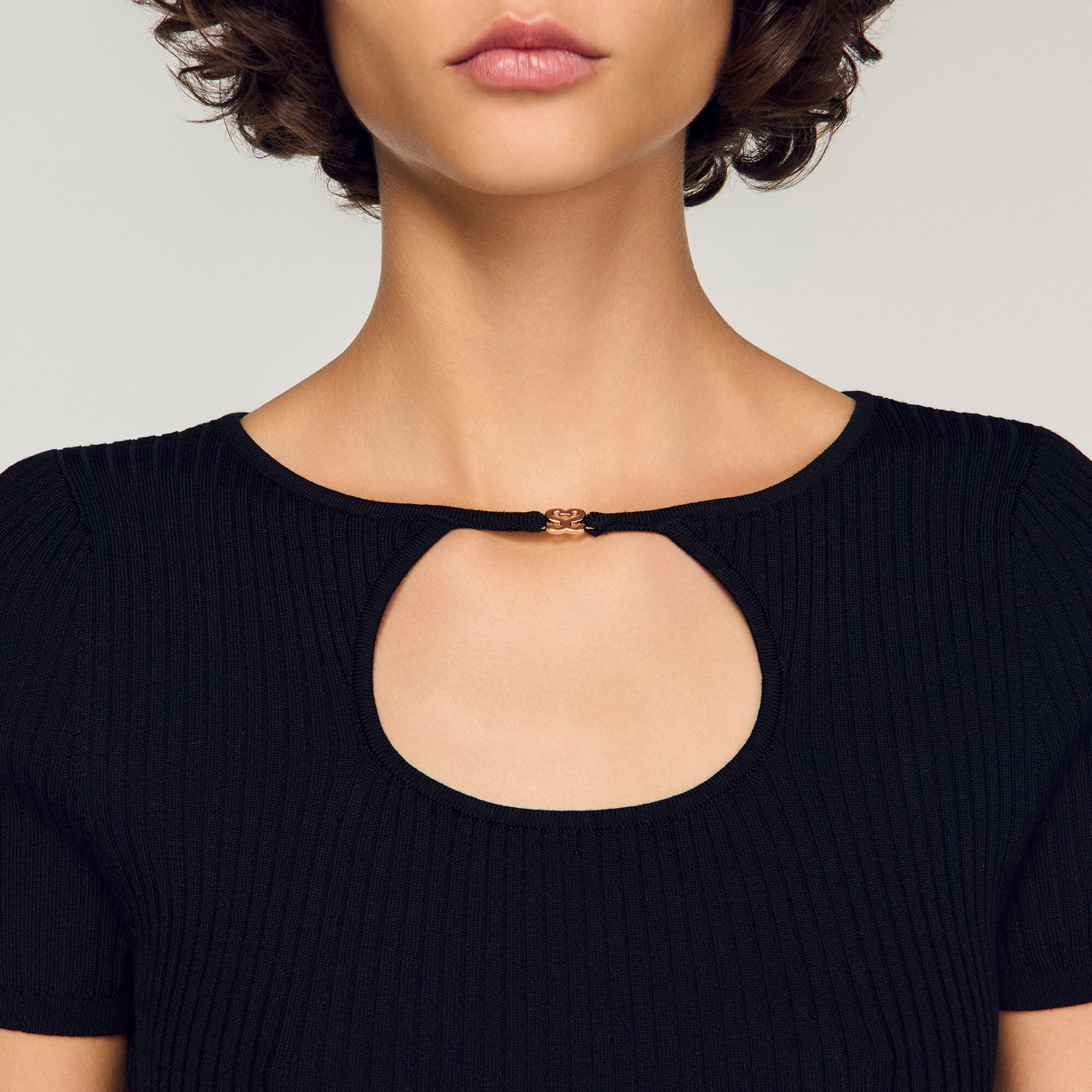 Openwork collar knit top