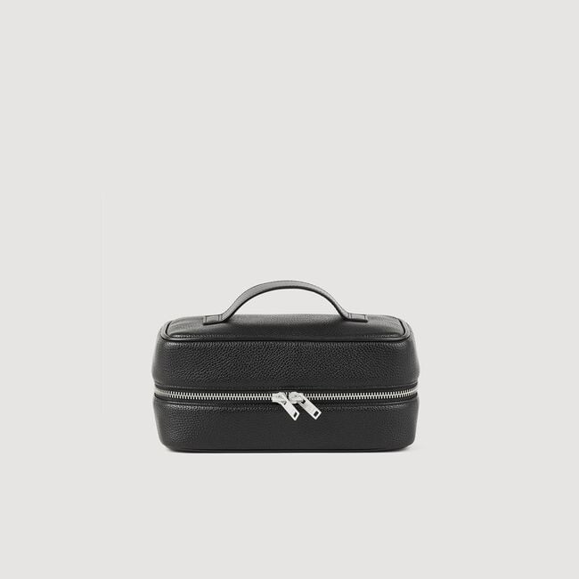 Toiletry bag in grained fabric